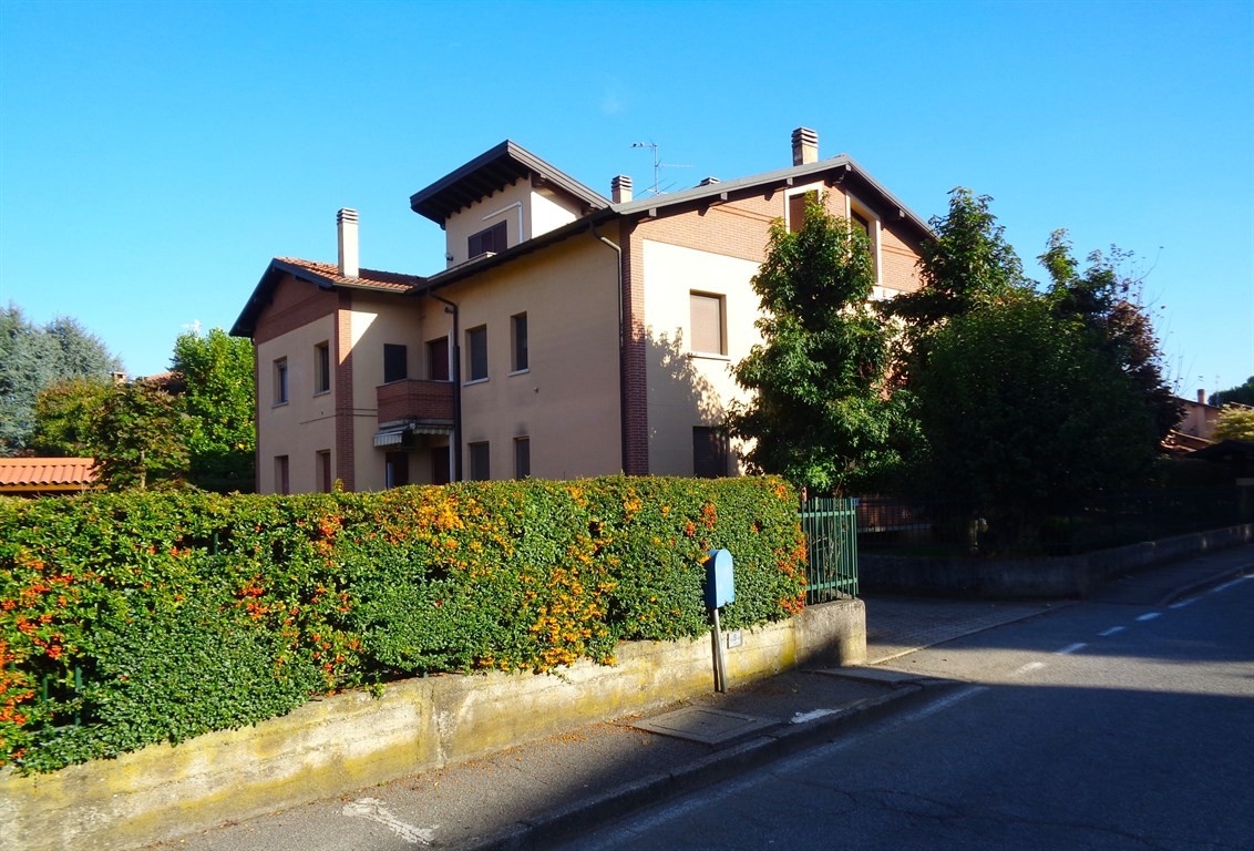 APPARTAMENTO DI 3 LOCALI  CON CUCINA ABITABILE, DOPPI SERVIZI,